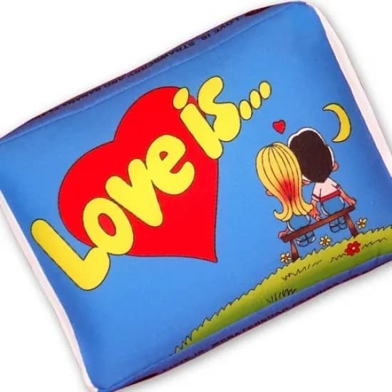 Подушка Love is - зображення 1