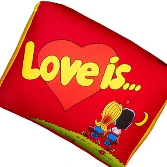 Подушка Love is... красная - зображення 1